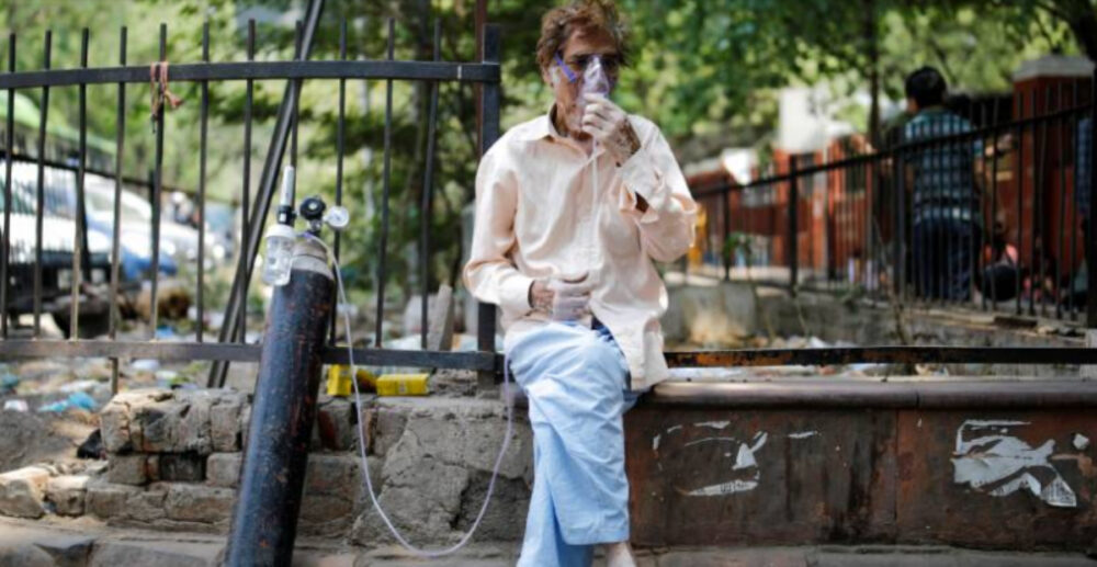 យក​អុក​ស៊ី​ហ្ស៊ែ​ន​តាម​ខ្លួន!?  ឥណ្ឌា ទប់​លែង​ឈ្នះ ឆ្លង​កូ​វីដ​ជាង 3សែន​នាក់​ក្នុង 1ថ្ងៃ