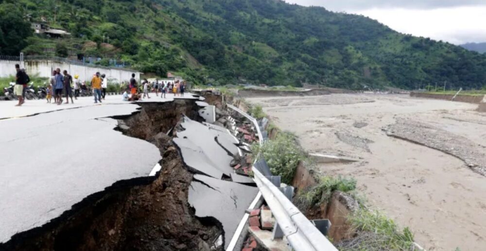 ជាង150នាក់​បាន​ស្លាប់​ដោយសារ​ទឹកជំនន់​នៅ​ឥណ្ឌូនេស៊ី និង​ទី​ម័​រ​ខាងកើត