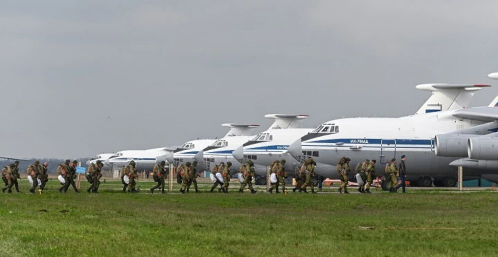 មិន​ទុកចិត្ត!! សហរដ្ឋអាមេរិក ប្រកាស​តាមមើល​យ៉ាង​ដិតដល់ ទោះ​រុស្ស៊ី​ដកទ័ព​រាប់សែន​នាក់​ចេញពី​ព្រំដែន​អ៊ុយ​ក្រែ​ន​ក្ដី