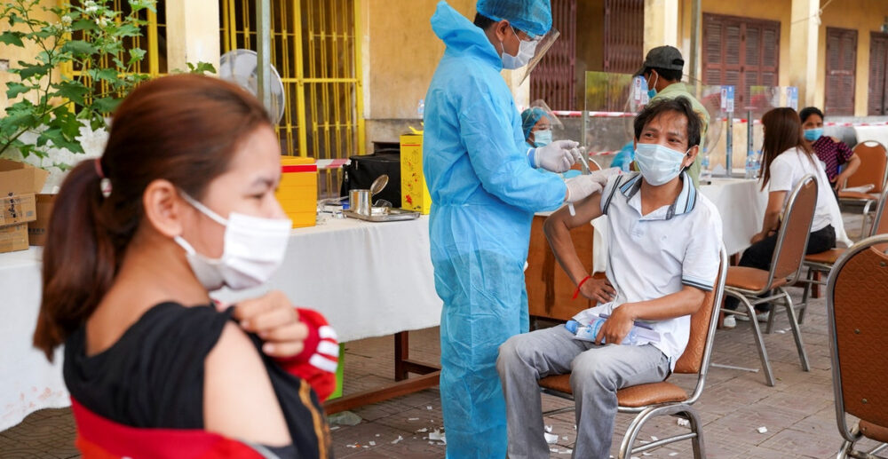 លទ្ធផល​នៃ​ការចាក់​វ៉ាក់សាំង​បង្ការ​ COVID-19 នៅ​កម្ពុជា គិត​ត្រឹម​​ថ្ងៃ​ទី​30​ ខែឧសភា ឆ្នាំ2021