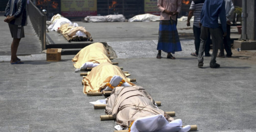 សាកសព​មនុស្ស​រាប់សិប​នាក់ ដែល​សង្ស័យថា​ជា ​អ្នកជំងឺ Covid-19 អណ្ដែត​ដេរដាស​លើ​ផ្ទៃ​ទន្លេ​នៅ​ឥណ្ឌា