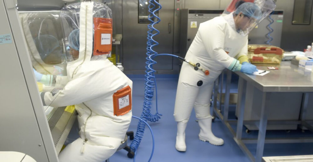 អង្គភាព​ស៊ើបការណ៍​សម្ងាត់​អាមេរិក៖ COVID-19 អាច​បណ្ដាលមកពី​គ្រោះថ្នាក់​ក្នុង​បន្ទប់ពិសោធន៍