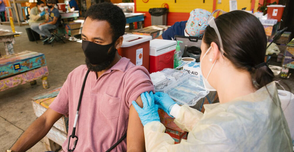 សហរដ្ឋអាមេរិក «មើលឃើញ​ពន្លឺ​នៅ​ខាងចុង​ផ្លូវ​រូង​របស់ Covid-19 រួចហើយ!