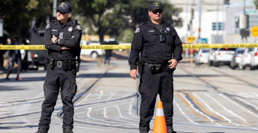 បាញ់រះ​ដោយ​កាំភ្លើង​ លើ​មនុស្ស 80នាក់ ក្នុង​ចំណត​រថភ្លើង​មួយ នៅ សហរដ្ឋ​អាមេរិក! 9នាក់​បាន​ស្លាប់