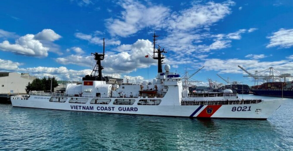 នាវា​ល្បាត​សមុទ្រ ដែល អាមេរិក ផ្ទេរ​មកឱ្យ​ក្រុង ហាណូយ កំពុងធ្វើដំណើរ​ឆ្ពោះ​មកកាន់ វៀតណាម