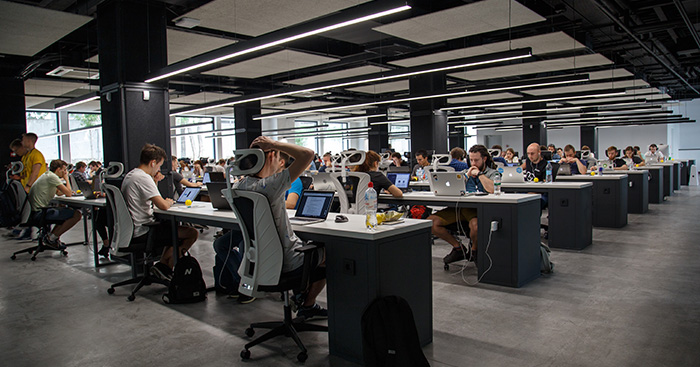 សម្រាប់​អ្នកធ្វើការ​ក្នុង Office…ខាងក្រោម​នេះ គឺ​អាហារ​ដាស់​ខួរក្បាល នាពេល​រសៀល គិតកា​ងារ​អី ក៏​អូ​ខេ!