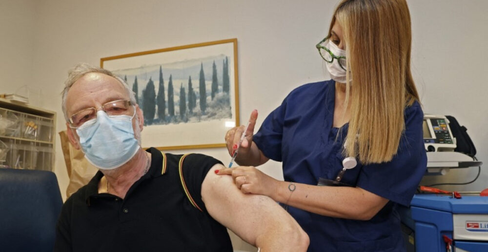 អ៊ីស្រាអែល សម្រេច​ចាក់​វ៉ាក់សាំង COVID-19 ដូសទី 3 ជូន​ពលរដ្ឋ