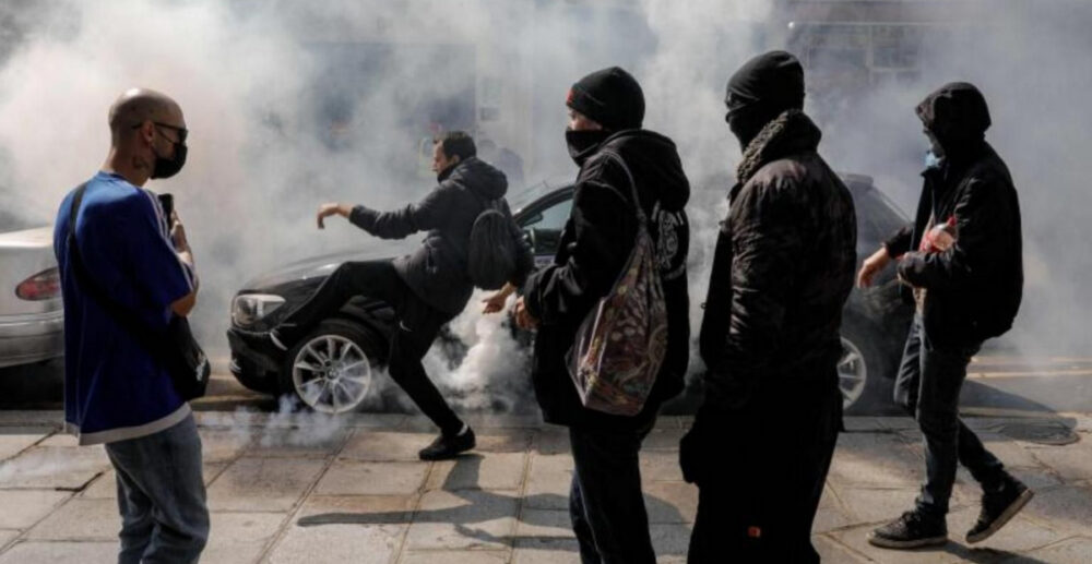 ពលរដ្ឋ 19,000 នាក់ ធ្វើបាតុកម្មក្នុងថ្ងៃបុណ្យឯករាជ្យរបស់ បារាំង