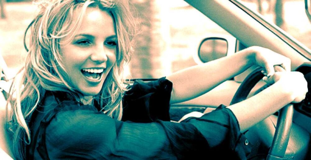 តារាចម្រៀង Britney Spears មាន​សុភមង្គល​យ៉ាងខ្លាំង ពេល​បាន​បើកបរ​រថយន្ត