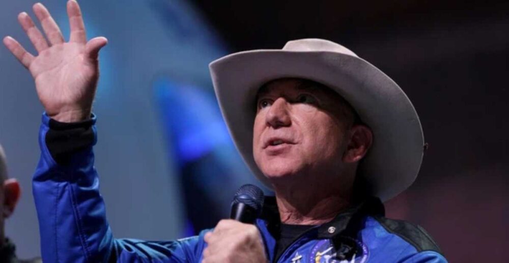 តំណែង​អ្នកមាន​ជាងគេ​បង្អស់​ក្នុង​ពិភពលោក របស់ Jeff Bezos បាន​ធ្លាក់​ទៅលើ​ដៃ​ជនជាតិ​បារាំង