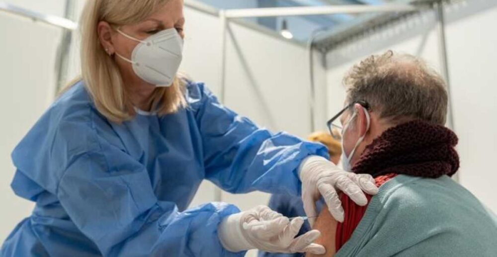 គិលានុបដ្ឋាក នៅ អាល្លឺម៉ង់ បន្លំ​ចាក់ទឹក​អំបិល​ ជំនួស​វ៉ាក់សាំង COVID-19! ពលរដ្ឋ​ជិត​​ម៉ឺន​នាក់​អាច​រង​ផល​ប៉ះពាល់​