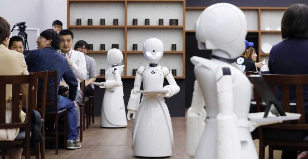 ហាង​កាហ្វេ បម្រើភ្ញៀវ​ដោយ​មនុស្ស​យន្ត​ដែលមាន​ជនពិការ​បញ្ជា​ពី​ចម្ងាយ​រាប់​រយ​គីឡូដី