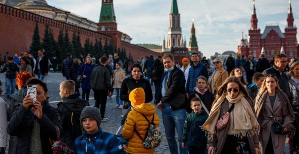 រុស្ស៊ី ពិសោធ​វ៉ាក់សាំង​បង្ការ​ COVID-19 ប្រភេទ​បាញ់​ចូល​តាម​រន្ធ​ច្រមុះ