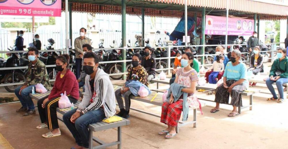 COVID-19 នៅ​កម្ពុជា និង​នៅ​ទូទាំង​ពិភពលោក គិត​ត្រឹម​ព្រឹក​ថ្ងៃទី 13 ខែ​តុលា ឆ្នាំ 2021  