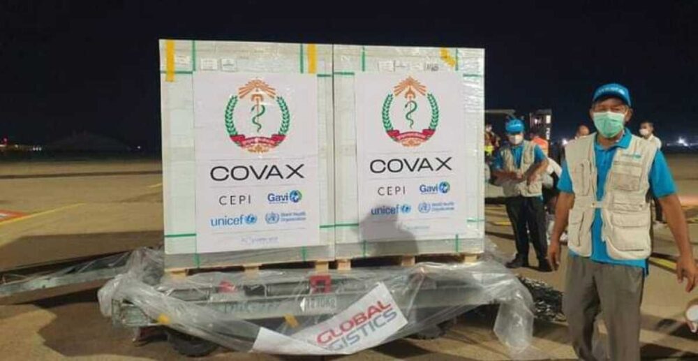 កម្ពុជា​ទទួលបាន​វ៉ាក់សាំង​បង្ការ COVID-19 ជាង 12 ម៉ឺន​ដូ​ស តាមរយៈ​យន្តការ COVAX