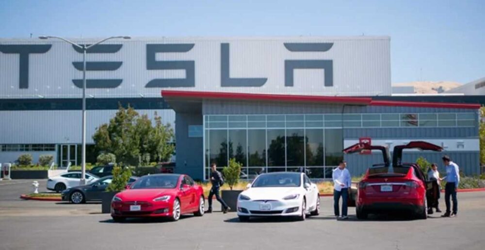 Tesla មានឈ្មោះ​ក្នុង​ក្លឹប​នៃ​បណ្ដា​ក្រុមហ៊ុន​តម្លៃ​លាន​លាន​ដុល្លារ ខណៈ Elon Musk រកបាន​រាប់សិប​ពាន់​លាន​ដុល្លារ​កាលពី​ម្សិលមិញ