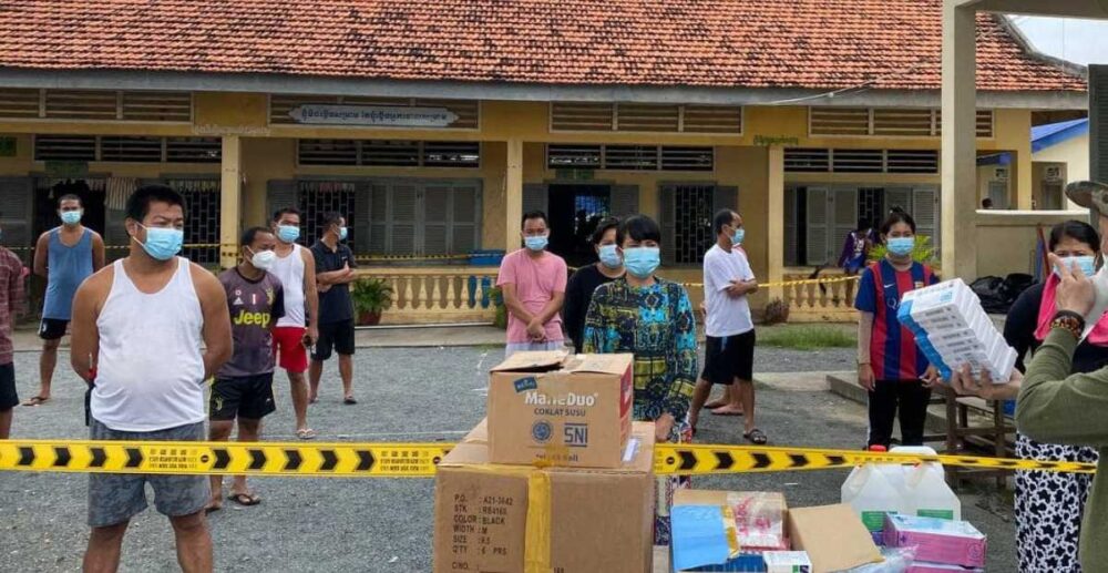 ស្ថិតិ​ស្ដីពី COVID-19 នៅ​ កម្ពុជា​ និង​ទូទាំង​ពិភពលោក​ គិតមក​ដល់ព្រឹក​ថ្ងៃទី 1 ខែ​​វិច្ឆិកា​ ឆ្នាំ​ 2021