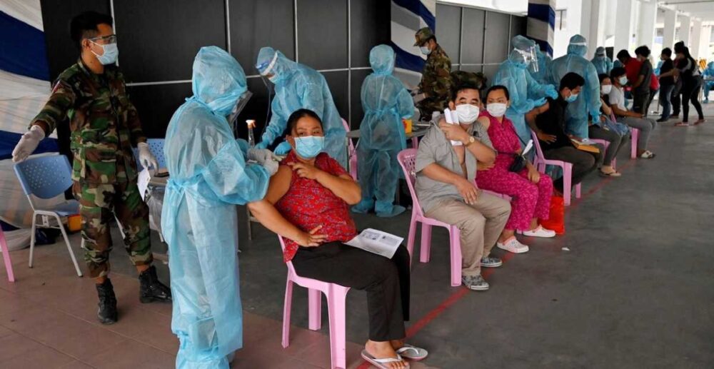 កម្ពុជា​​ នៅ​តែ​ជាប់​លេខ 1 នៅ​ទ្វីបអាស៊ី ស្ដីពី​អត្រា​ចាក់​វ៉ាក់សាំង​បង្ការ​ជំងឺ​ COVID-19