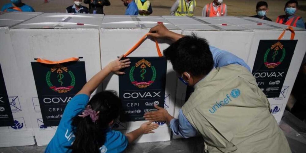 ជំនួយ​ជា​វ៉ាក់សាំង​បង្ការ COVID-19 ជាង 3 សែន​ដូ​ស​ទៀត នឹង​មកដល់ កម្ពុជា នៅ​រសៀល​ថ្ងៃនេះ