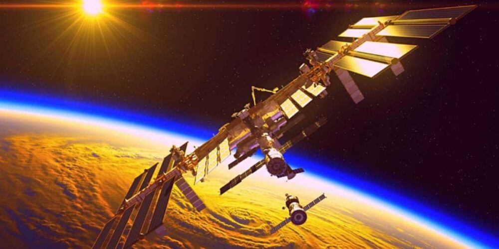 រុស្ស៊ី បង្ហោះ​រ៉ុក្កែត បាញ់​កម្ទេច​​ផ្កាយ​រណប​​ជា 1,500 បំណែក ធ្វើឱ្យ​ក្រុម​អ្នក​​អវកាស​​​ភ័យ​ស្លន់ស្លោ ខណៈ អាម៉េរិក ប្រតិកម្ម​ខ្លាំងក្លា