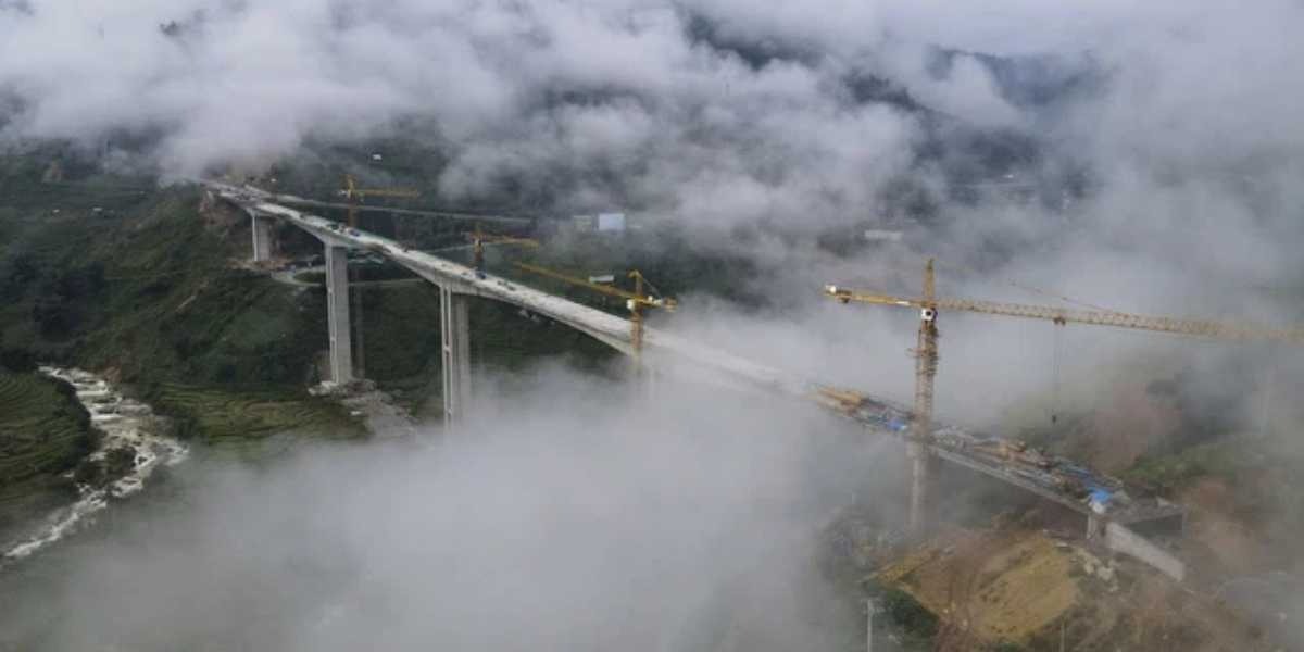 វៀតណាម ជិត​សម្ពោធ​ដាក់ឱ្យ​ប្រើប្រាស់ «ស្ពាន​គោក​លើ​ពពក» ខ្ពស់​ជាងគេ​បង្អស់​នៅ​ប្រទេស​នេះ