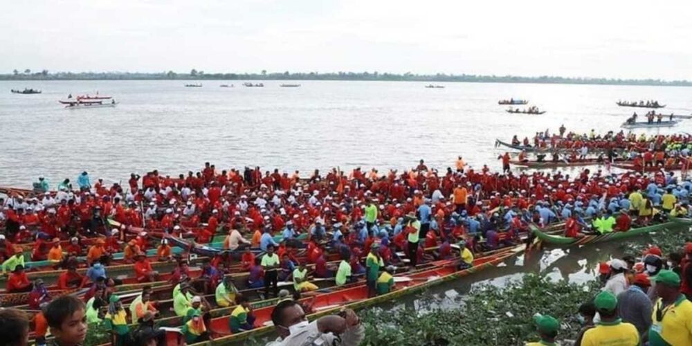 ស្រុក​ល្វាឯម រៀបចំ​ប្រណាំងទូក អបអរសាទរ​ខួប ៣ ឆ្នាំ នៃ​ការដាក់បញ្ចូល​ល្ខោនខោល ទៅក្នុង​បញ្ជី​របស់ យូណេស្កូ