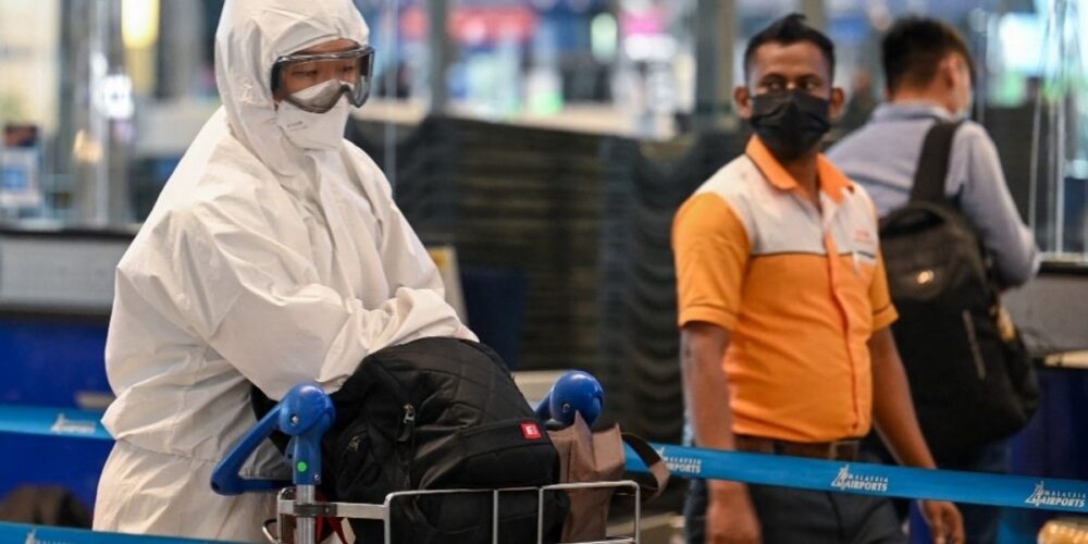 កូ​វីដ-១៩! អាស៊ីអាគ្នេយ៍ ចាប់ផ្ដើម​រកឃើញ​ករ​ណី​ឆ្លង វីរុស​បំប្លែង​ខ្លួន​ថ្មី អូ​មី​ក្រុង (Omicron)