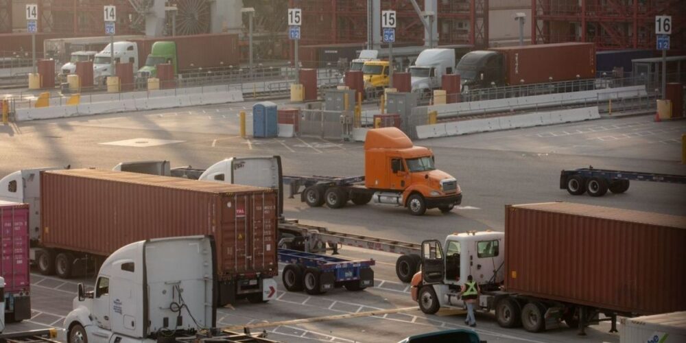 សេដ្ឋកិច្ចពិភពលោក ក្នុង​ឆ្នាំ ២០២១ ស្ដែងចេញ​តាមរយៈ​រូបថត