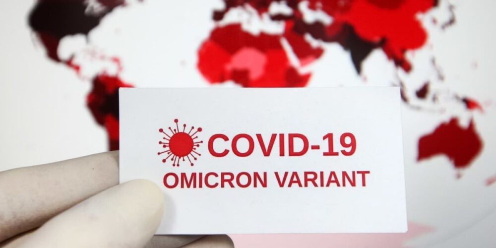WHO ព្រមាន​ថា កូវីដ-១៩ ​ប្រភេទ​ ​​អូ​មី​ក្រុង ​(Omicron)​ ឆ្លង​រាលដាល​លឿន​ជាងគេ និង​ធ្វើឱ្យ​ថយចុះ​នូវ​ប្រសិទ្ធភាព​របស់​វ៉ាក់សាំង