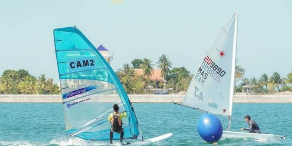 ថ្ងៃ​ដំបូង​ កម្ពុជា​ ធ្វើ​បាន​យ៉ាង​ល្អ​ នៅក្នុង​​ការប្រកួត​​កីឡា​​ទូកក្ដោង​​ជ្រើស​រើស​​ជើង​ឯក​​អាស៊ីអាគ្នេយ៍ ឆ្នាំ ២០២១