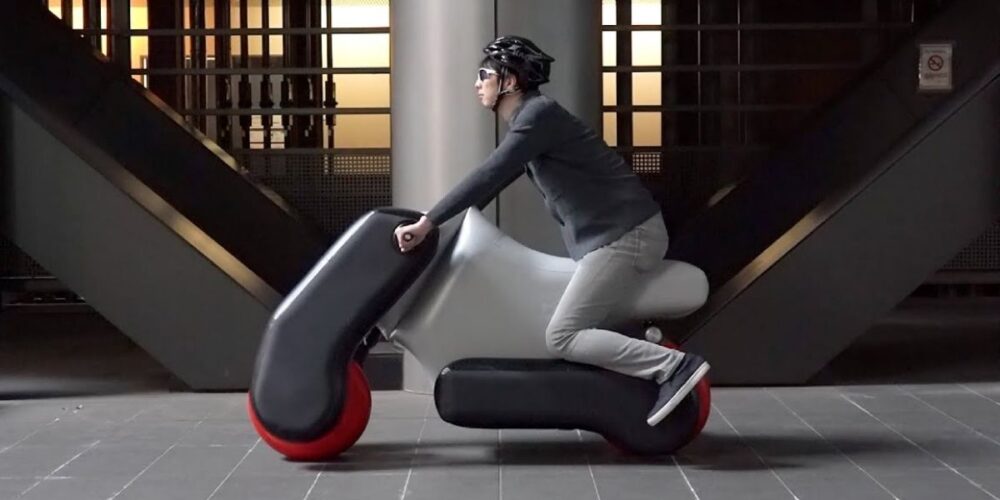 (វីដេអូ)-ម៉ូតូ​អគ្គិសនី​ប្រភេទ​ជ័រកៅស៊ូ អាច​សប់​ខ្យល់​បំប៉ោង និង​បត់​ដាក់​ក្នុង​វ៉ាលិស