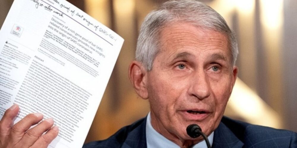 អ្នកជំនាញ​ផ្នែក​វេជ្ជសាស្ត្រ​របស់​សហរដ្ឋ​អាម៉េរិក ព្រមាន​​ថា វីរុស​បំប្លែង​ខ្លួន​ថ្មី​ អូ​មី​ក្រុង​ (Omicron) អាច​​ឆ្លង​​រាល​ដាល​​លើស​ពី​ធម្មតា