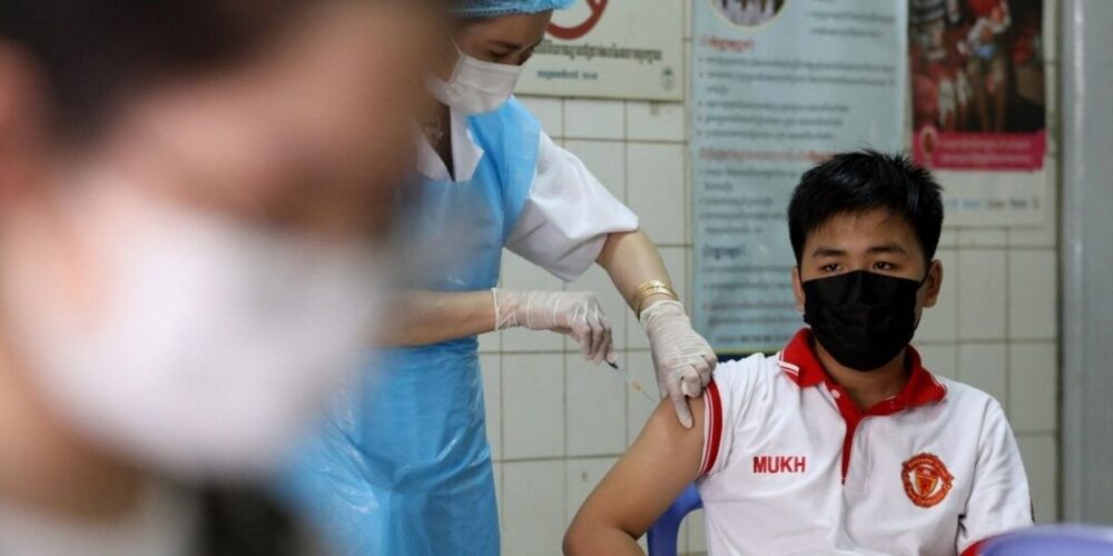 ក្រសួង​សុខាភិបាល​ ជូន​ដំណឹង​អំពី ការចាក់វ៉ាក់សាំងកូវីដ-១៩​ ដូសជំរុញ ឬដូសទី៣ ជូនដល់កុមារ និងយុវវ័យ ដែលមានអាយុចាប់ពី ១២ឆ្នាំ ដល់អាយុក្រោម ១៨ឆ្នាំ