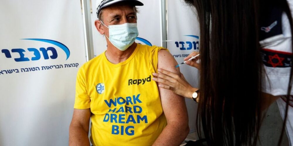 WHO និយាយថា ការចាក់វ៉ាក់សាំងដូសជំរុញ អាចនាំឱ្យជំងឺរាតត្បាតសកល អូសបន្លាយពេលកាន់តែយូរ