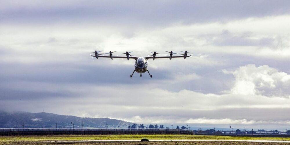 (វីដេអូ)-កូន​យន្តហោះ​ទំនើប មាន​កង្ហារ​ចំនួន ១២ គ្រឿង ហោះហើរ​សាកល្បង​ដោយ​ជោគជ័យ​ជា​លើកដំបូង