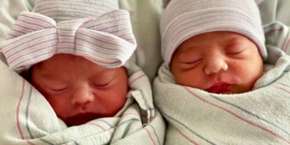 ទារក​ភ្លោះ​មួយគូ កើតមក​ខុស​ថ្ងៃខែ​ឆ្នាំ​គ្នា​ទាំងស្រុង