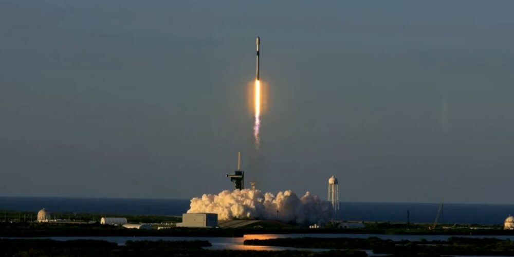 (វីដេអូ)-SpaceX បើក​ទំព័រ​ឆ្នាំ ២០២២ របស់ខ្លួន ដោយ​ការបាញ់​បង្ហោះ​​ផ្កាយ​រណប ៤៩ គ្រឿង