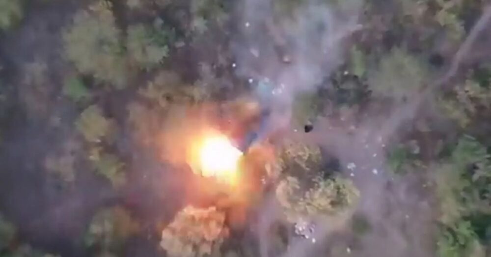 វីដេអូស្ដែងៗ បង្ហាញ​ពី​ក្រុម​ជួញដូរ​គ្រឿងញៀន​ដ៏​ធំ​នៅ ម៉ិ​ក​ស៊ិ​ក ប្រើ​យន្តហោះ​គ្មាន​មនុស្ស​បើក កម្ទេច​មូលដ្ឋាន​របស់​សត្រូវ