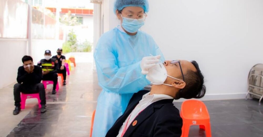 កូវីដ-១៩ នៅ កម្ពុជា ! ស្លាប់​ ៥ នាក់ និង​វិជ្ជមានថ្មីជាង ៤០០ នាក់​ទៀត កាល​ពីម្សិលមិញ