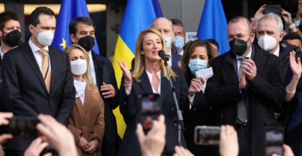 សភា​អឺរ៉ុប ស្នើឱ្យ​ផ្ដល់​ឋានៈ​ជា​បេក្ខភាព​សមាជិក EU ឱ្យ អ៊ុយ​ក្រែ​ន