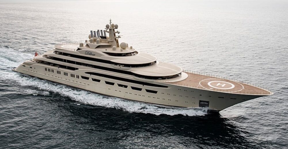 នាវា​ទេសចរណ៍​តម្លៃ ៦០០ លាន​ដុល្លារ របស់ មហាសេដ្ឋី​រុស្ស៊ី ត្រូវ​ប្រទេស​លោកខាងលិច រឹបអូស