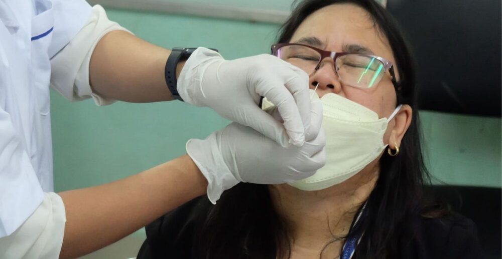 កូវីដ-១៩! កម្ពុជា រកឃើញអ្នកឆ្លងថ្មី ជាង ៣០០ នាក់ទៀត កាលពីថ្ងៃទី ៦ មីនា