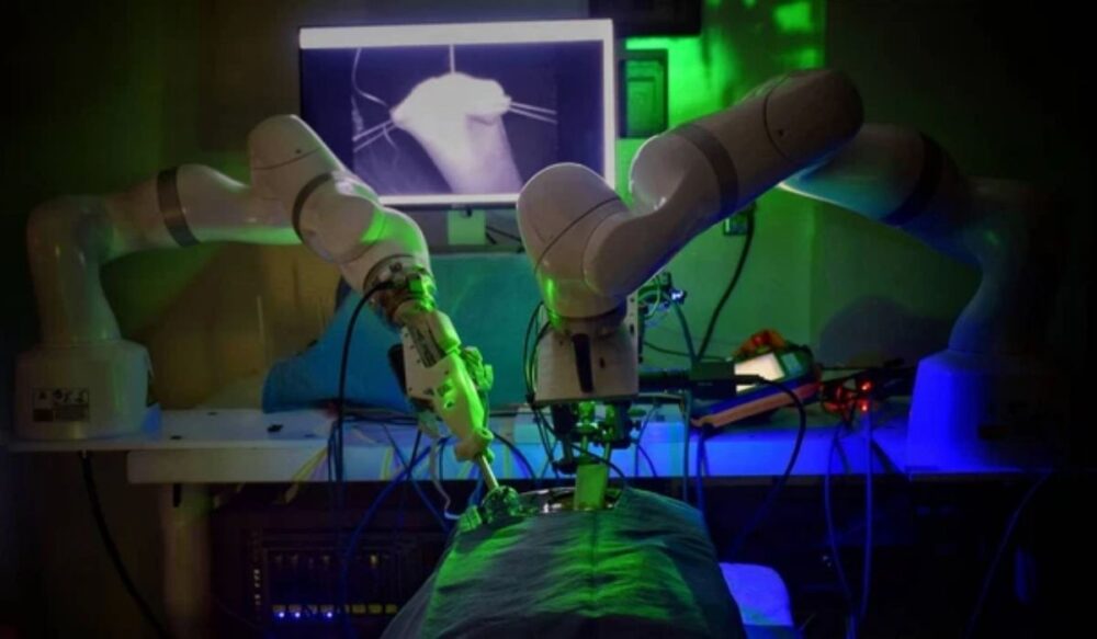 រ៉ូ​បូត​វះកាត់​ស្វ័យប្រវត្ត​ក្នុង​វេជ្ជសាស្ត្រ «ជិត​ដល់​វេន​សម្ដែងឫទ្ធិ» ដូច​ទៅនឹង​រថយន្ត​បើកបរ​ស្វ័យប្រវត្ត