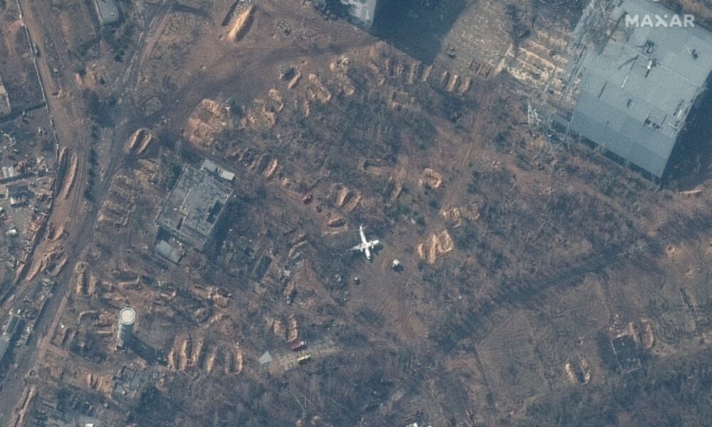 កងកម្លាំង​រុស្ស៊ី ដក​ថយ​​ចេញ​ពី​​ព្រលាន​យន្ត​ហោះ​​ក្បែរ​​រដ្ឋធានី​​របស់​ អ៊ុយ​ក្រែ​ន