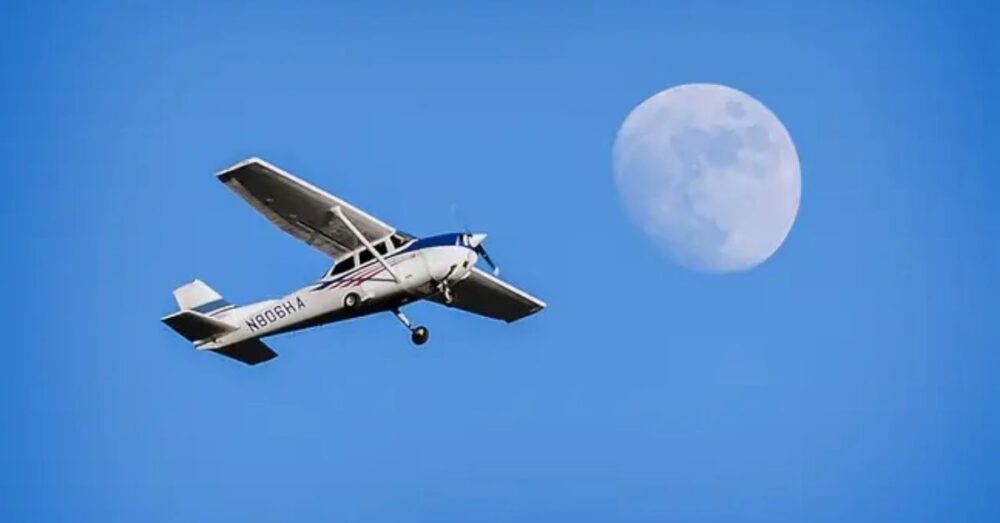 ធ្លាក់​យន្តហោះធុន​តូច​​មួយ​គ្រឿង​​នៅ​ ប្រទេស​​បារាំង បណ្ដាល​ឱ្យ​​មនុស្ស​​ច្រើន​​នាក់​​ត្រូវ​ស្លាប់