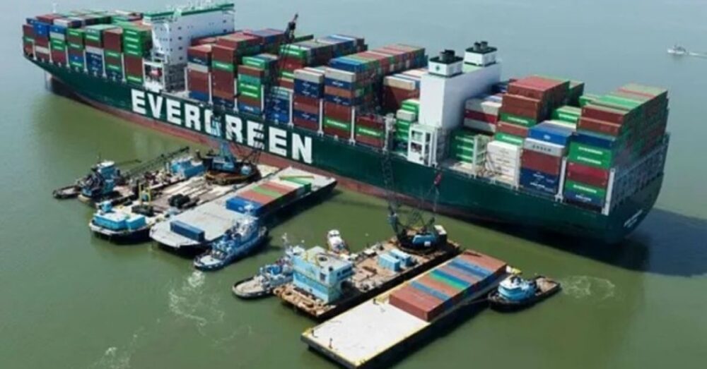 កប៉ាល់ដឹកកុងតឺន័រប្រវែងជាង ៣០០ ម៉ែត្រ ដែលជាប់គាំងក្នុងល្បាប់អស់រយៈពេលមួយខែ ត្រូវបានជួយសង្គ្រោះ