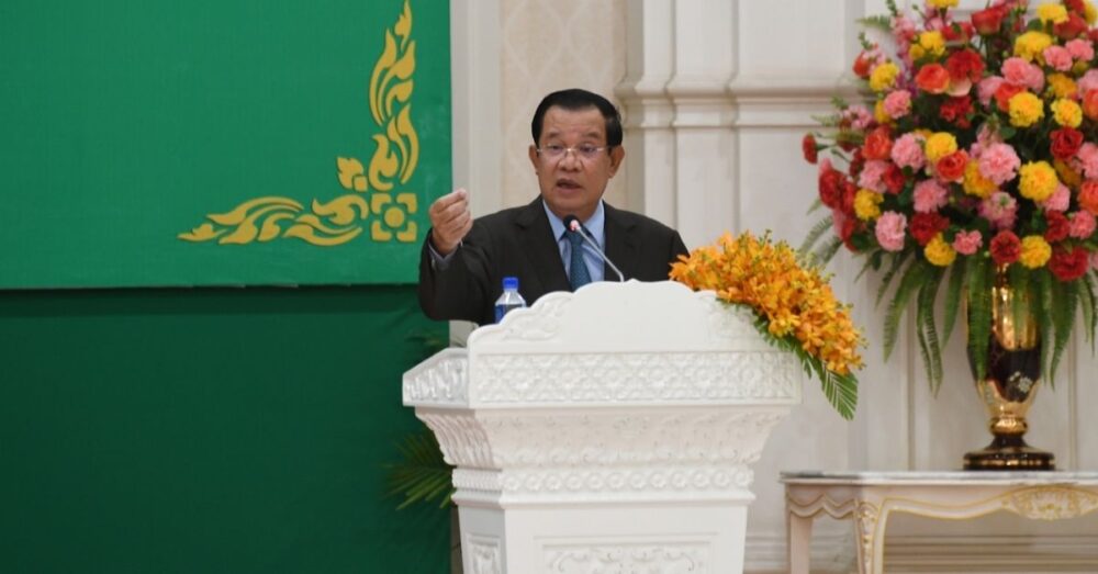 កម្ពុជា ពិចារណា​លើ​ការលើកលែង​កាតព្វកិច្ច​ពាក់​ម៉ាស​នៅ​ទីសាធារណៈ ដើម្បី​កាត់​បន្ថយ​ការ​ចំណាយ