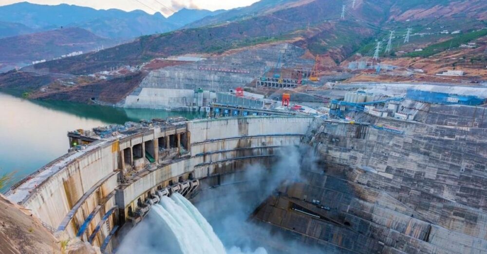 (វីដេអូ)-ទំនប់វារីអគ្គិសនីធំជាងគេលំដាប់ទីពីរក្នុងពិភពលោក សាងសង់ជិតរួចរាល់ជាស្ថាពរ