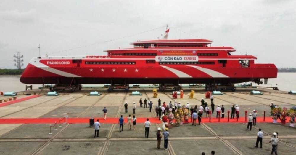 កប៉ាល់​ទេសចរណ៍​ល្បឿន​លឿន​ធំ​បំផុត​នៅ វៀតណាម ត្រៀម​ដឹក​ភ្ញៀវ​ទៅ-មក​កោះ​ត្រឡាច