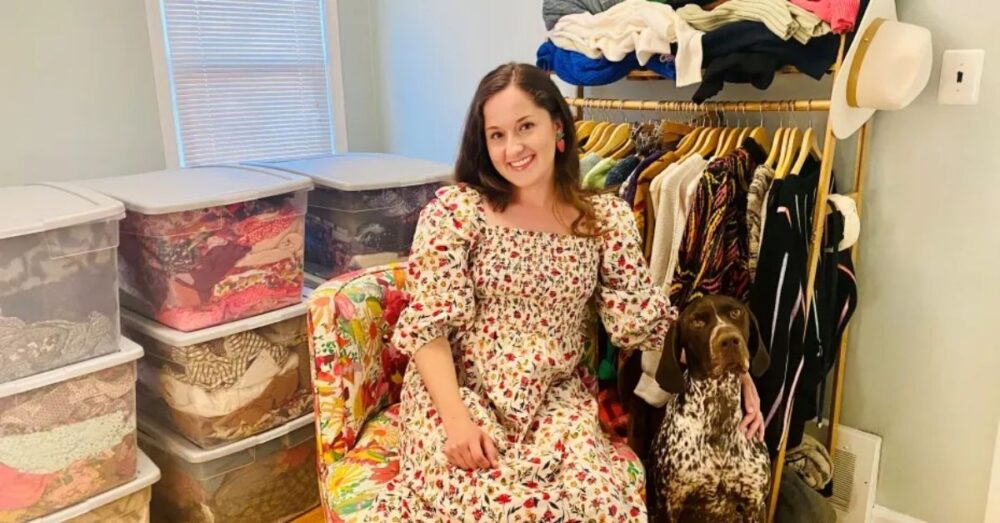 នារី​ម្នាក់​ វ័យ ២៦ ឆ្នាំ រកបាន​ប្រាក់​​ចំណេញ ៧,០០០ ដុល្លារ/ខែ ពី​ការលក់​សម្លៀកបំពាក់​ជ​ជុះ